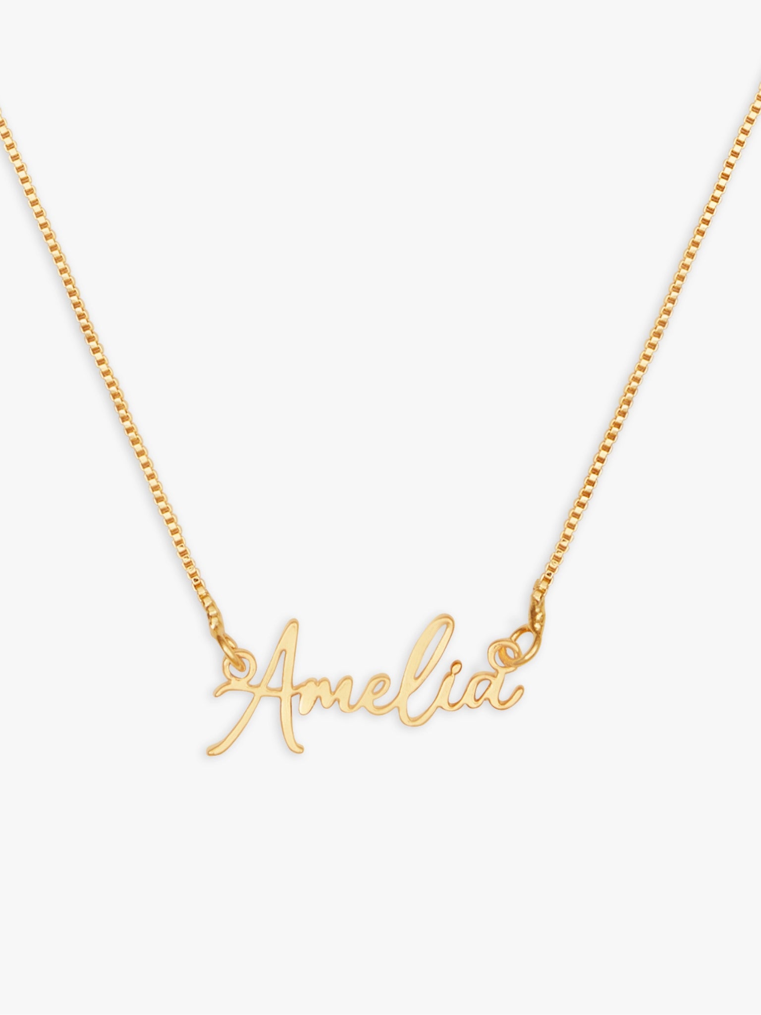 Moovy Style Name Necklace