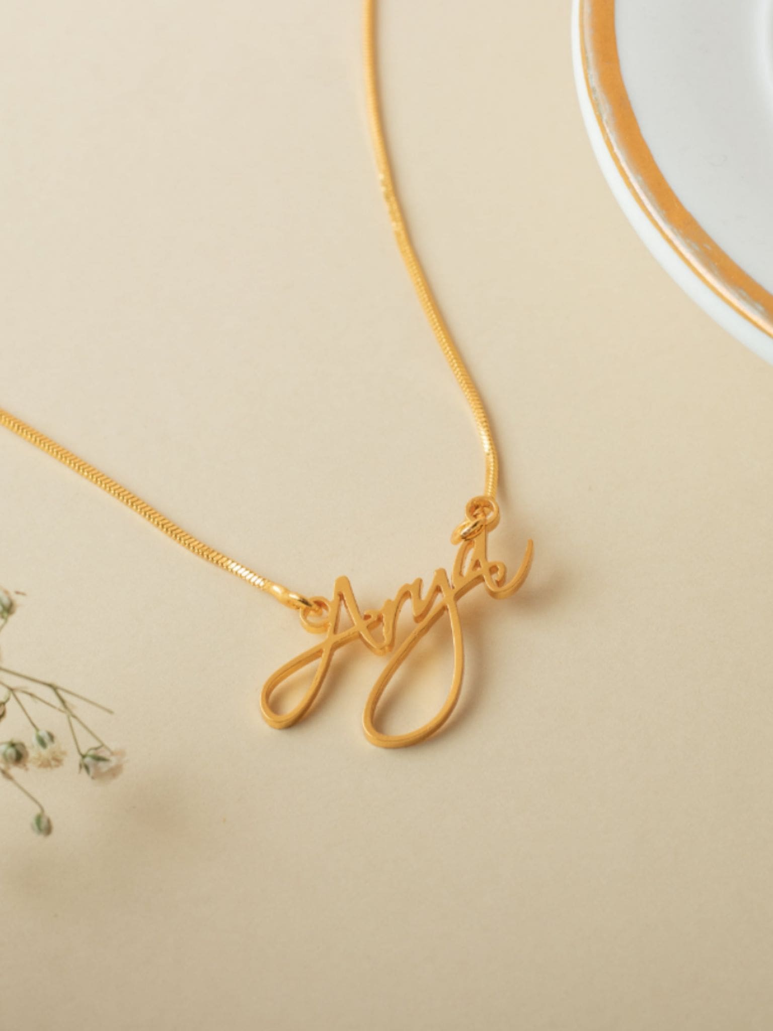 Flowy Style Name Necklace