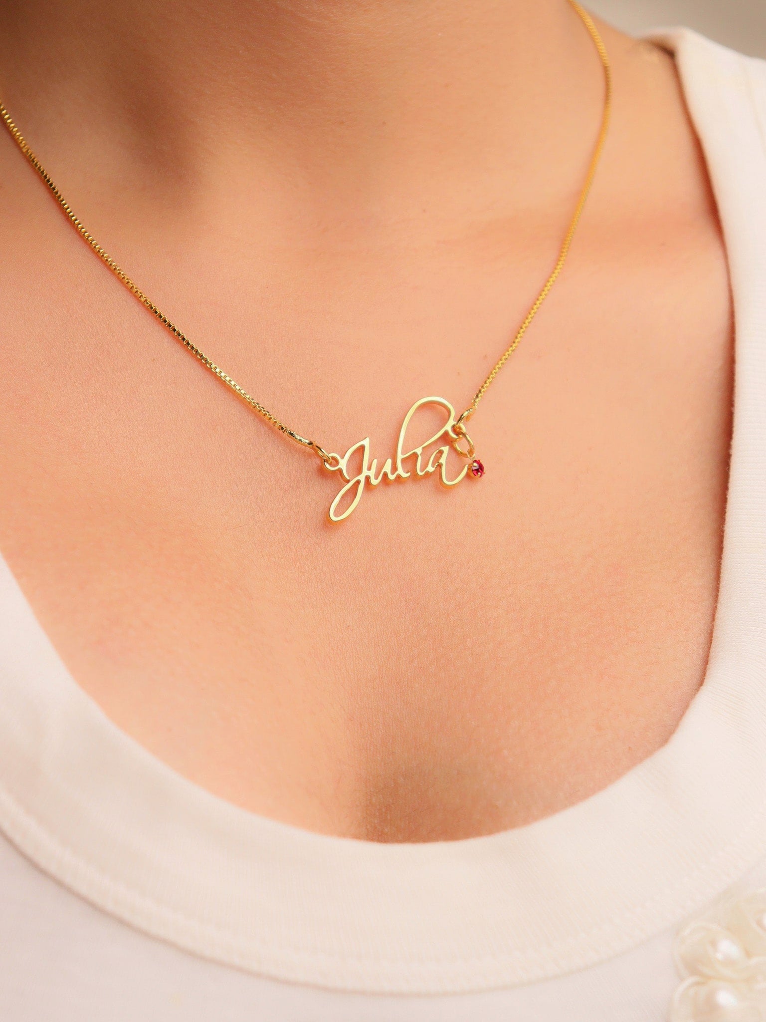 Flowy Style Name Necklace