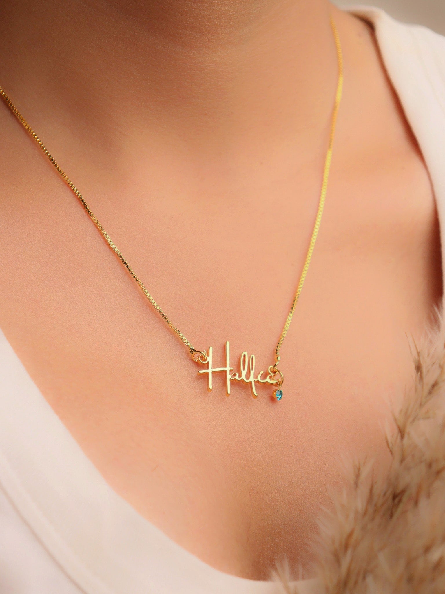 Swirl Style Name Necklace